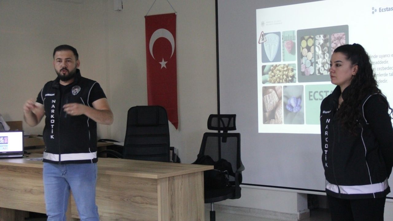 Cizre'de Narkotik Polisi Semineri: Aile Farkındalığı Artırılıyor