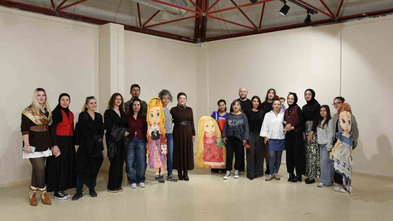 Çocukluk Düşleri Sergisi Sanatseverlerle Buluştu