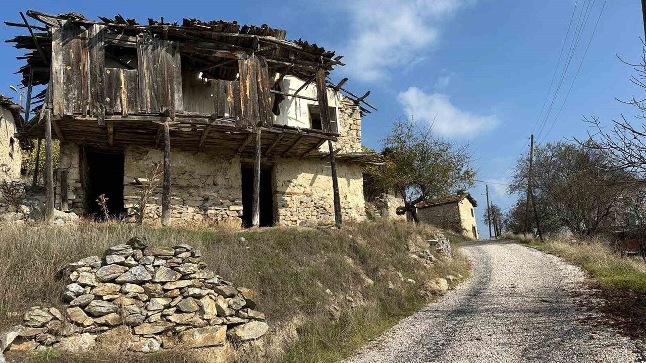 Çökene Mahallesi: 450 Yıllık Hayalet Köyün İçindeki Yaşam