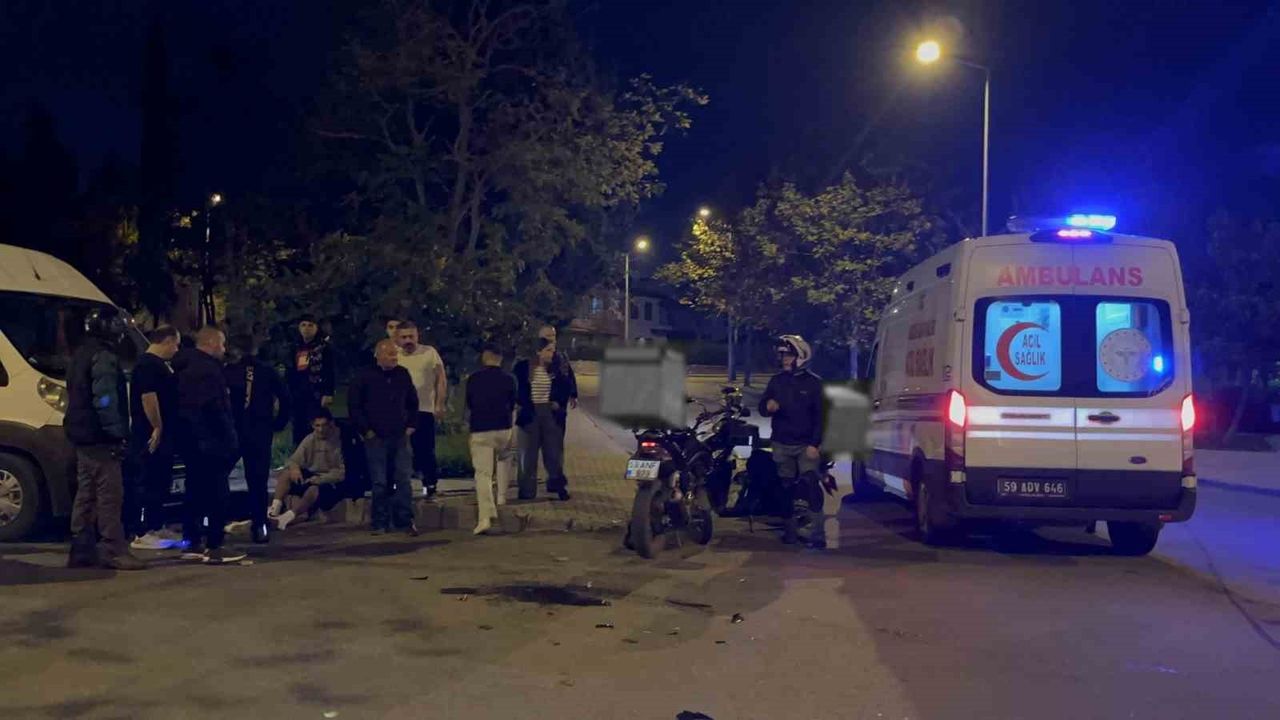 Çorlu'da Otomobil ve Motosiklet Karıştı: 1 Yaralı