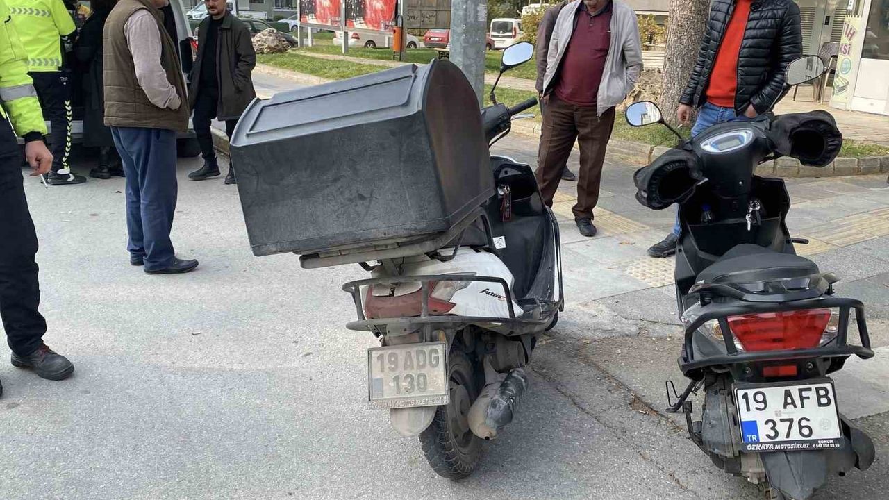 Çorum'da Otomobil ve Motosiklet Çarpıştı: 1 Yaralı