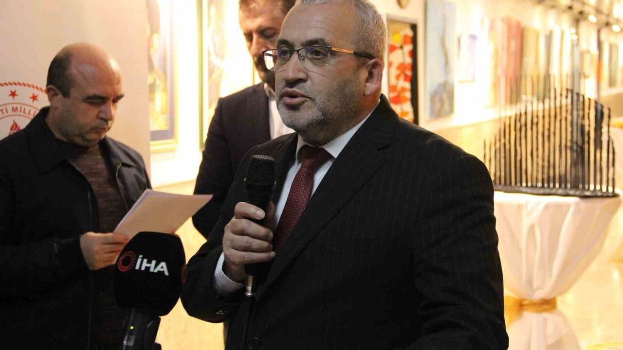 Çorum’da Şehit Öğretmenler Anısına Resim Sergisi Açıldı