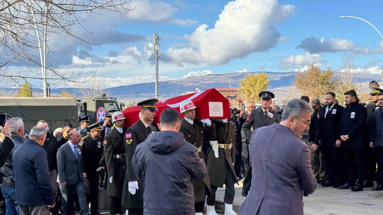 Çorumlu Şehit Astsubay Burak İbbiği Son Yolculuğuna Uğurlandı