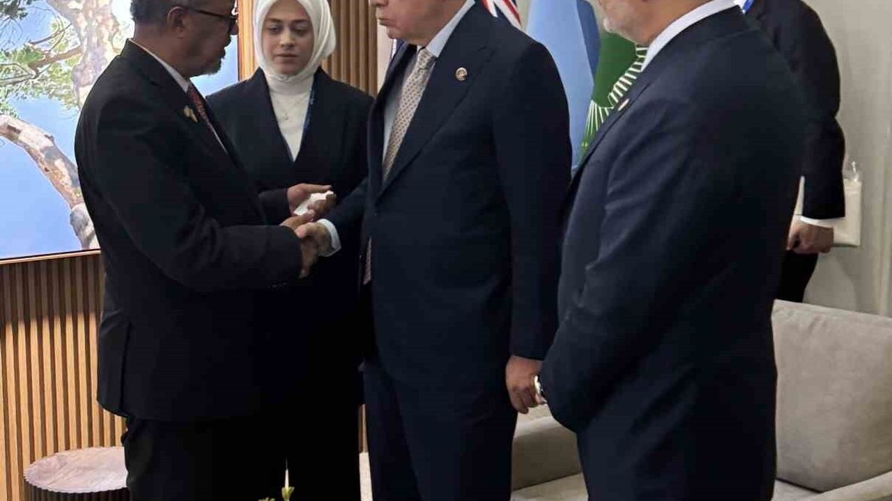 Cumhurbaşkanı Erdoğan, DSÖ Genel Direktörü Tedros ile Görüştü