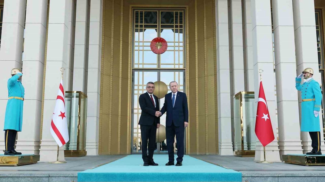 Cumhurbaşkanı Erdoğan, KKTC Cumhurbaşkanı Erhürman'ı Törenle Karşıladı