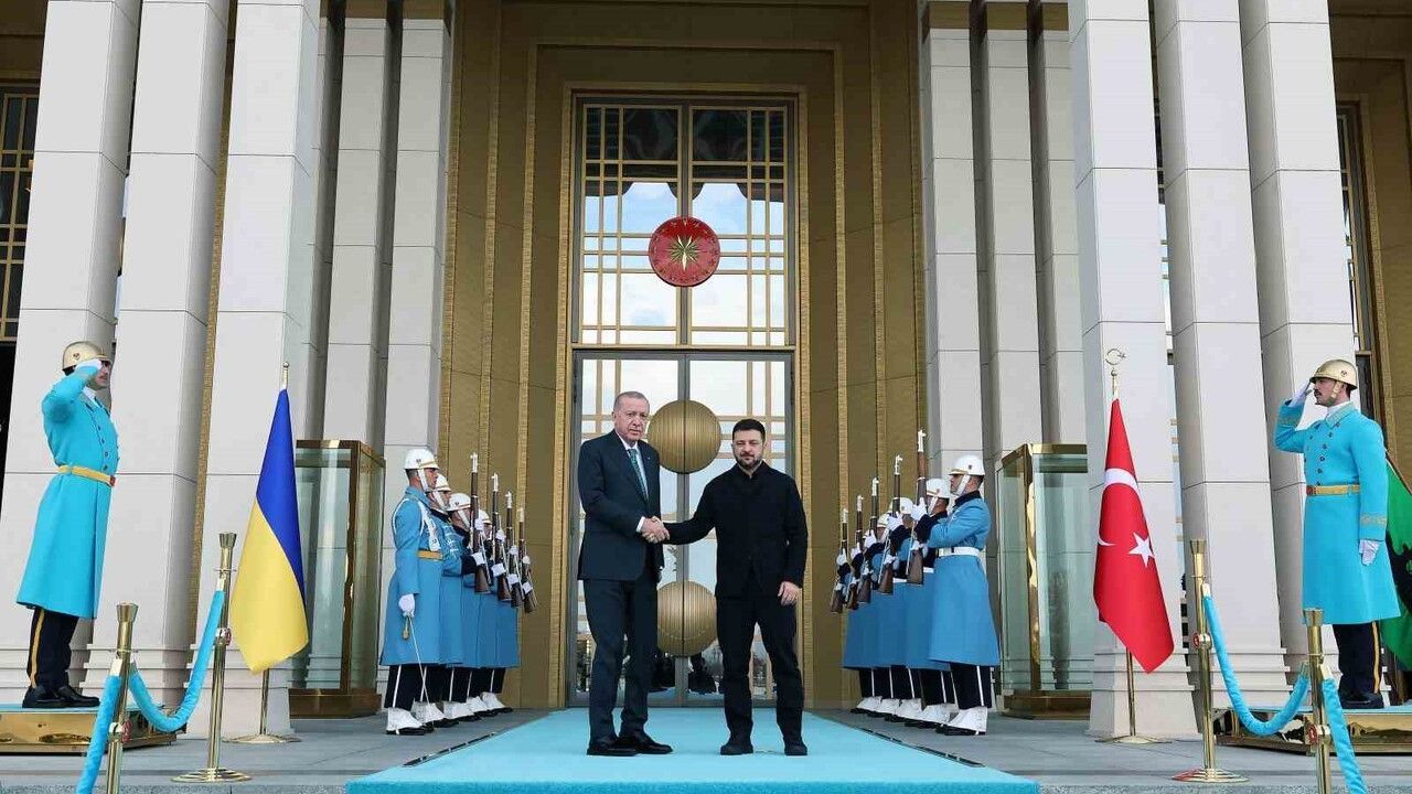 Cumhurbaşkanı Erdoğan ve Ukrayna Devlet Başkanı Zelenskiy Ortak Basın Toplantısı Düzenledi