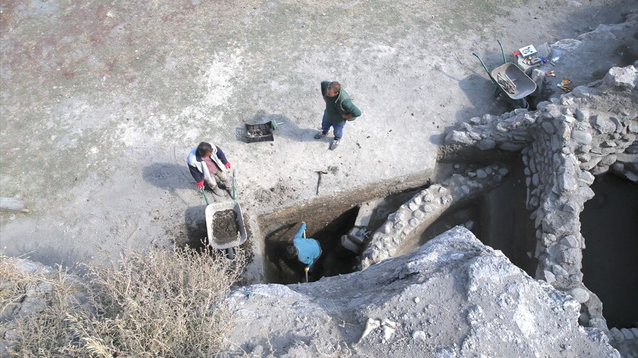 Değirmenler Höyük'teki Kazılar, Karaz Kültürü Öncesi Mimariyi Ortaya Çıkarıyor