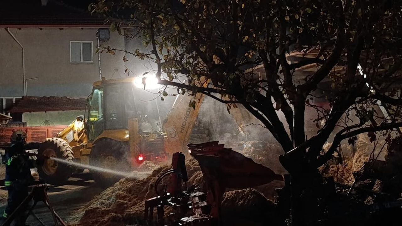 Denizli'de Samanlık Yangını Kontrol Altına Alındı