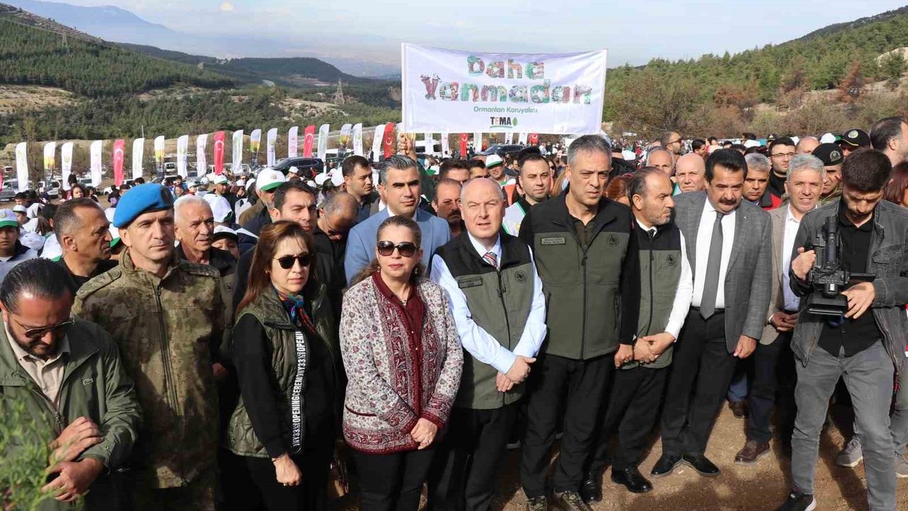 Denizli'de Yangın Alanına Fidan Dikimi Etkinliği