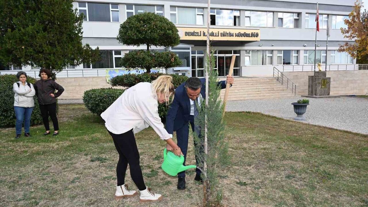 Denizli'de Yeşeren Eller Hareketi Fidan Dikme Kampanyası