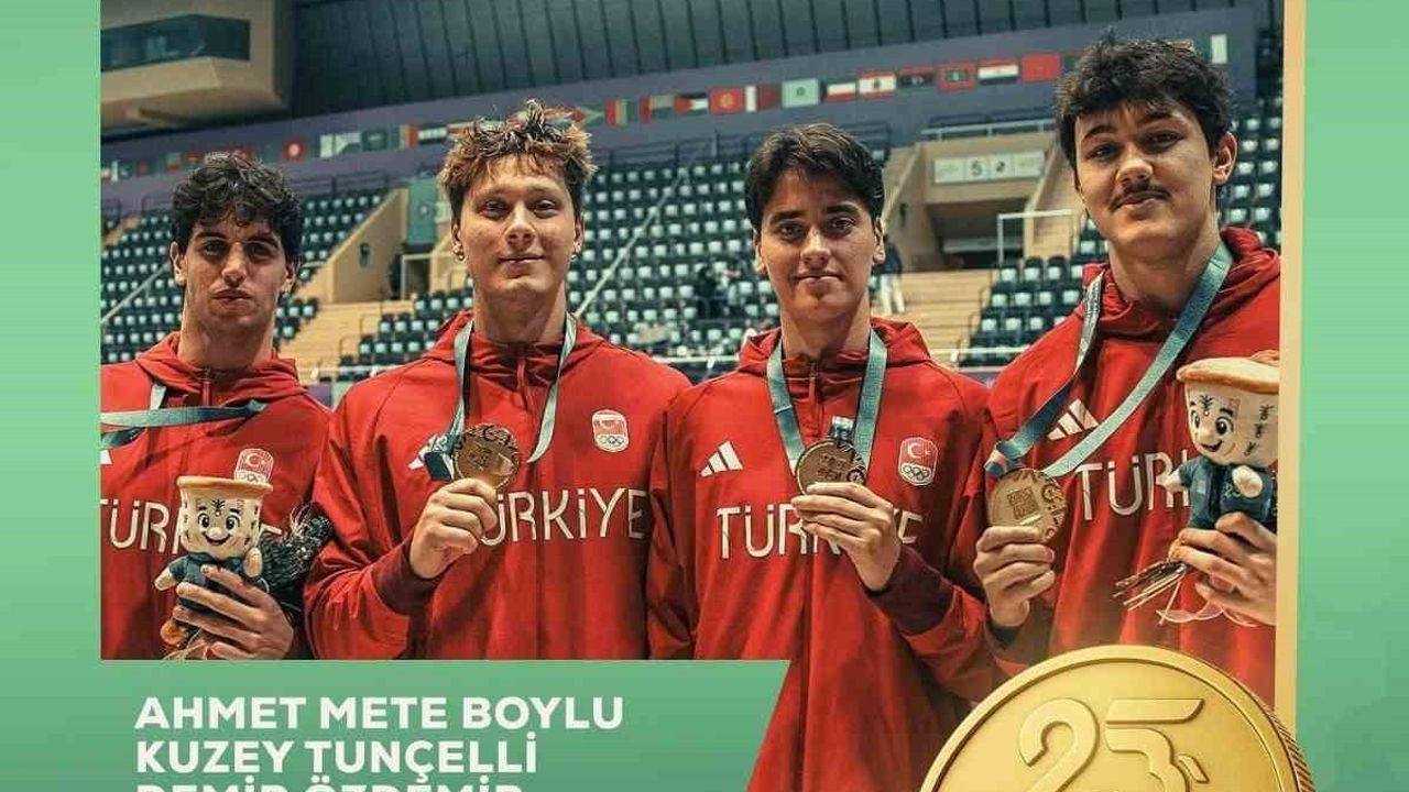 Denizlili Yüzücü Ahmet Mete Boylu'nun Tarihi Başarısı