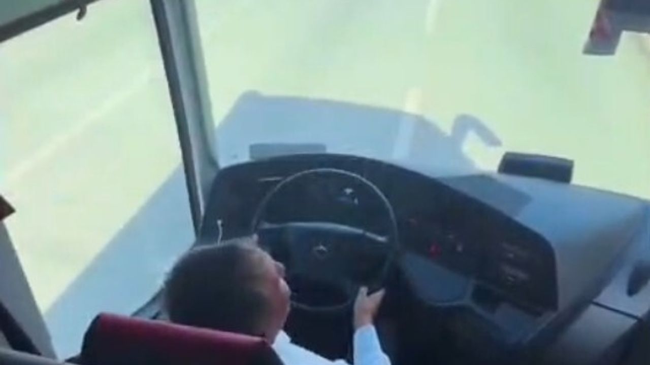 Deplasman Yolculuğunda Şoförün Dansı Sosyal Medyada Gündem Oldu