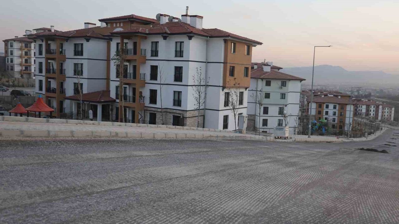 Depremzedelerin Umudu: Gülfidan Çatlak'ın Yeni Bahçesi