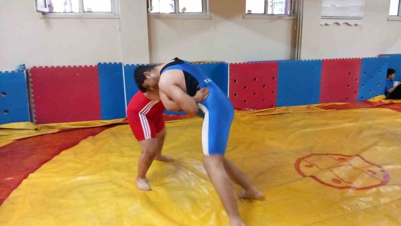 Develi'de Liselerarası Güreş Müsabakaları Gerçekleşti