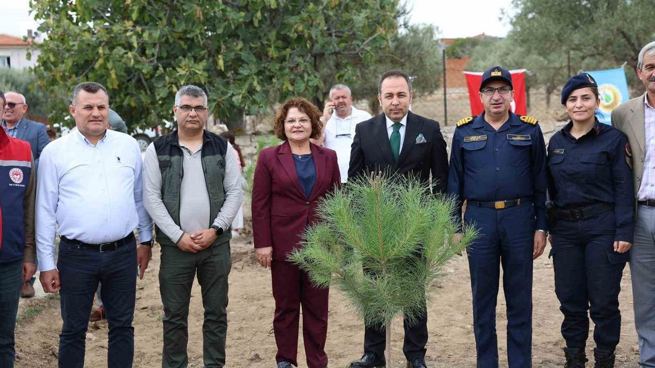 Didim'de Fidan Dikim Etkinliği Düzenlendi