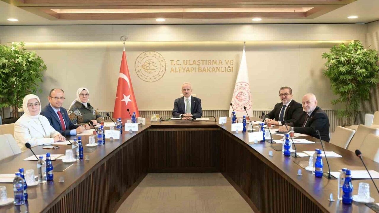 Dijital Dünyada Gençler İçin Güvenlik Adımları