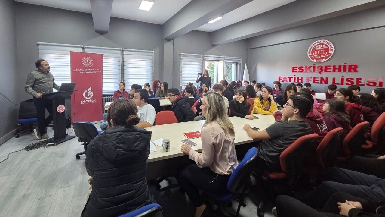 Dijital Farkındalık ve Siber Güvenlik Eğitimi Eskişehir'de Düzenlendi