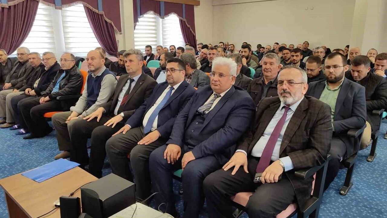 Din Görevlilerine Yönelik Eğitim Toplantısı Şuhut'ta Gerçekleşti