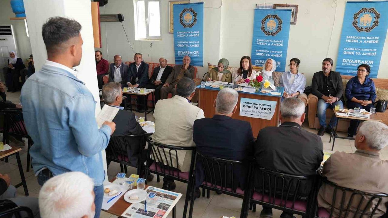 Diyarbakır Büyükşehir Belediye Başkanı Bucak, Hazro Muhtarlarıyla Buluştu