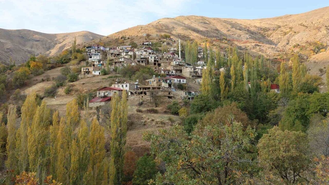 Diyarbakır'da Asırlık Kerpiç Evlerde Renk Cümbüşü