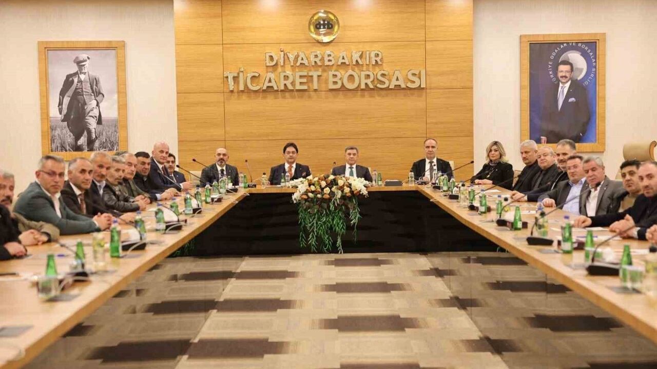 Diyarbakır'da Dost Meclisi Toplandı