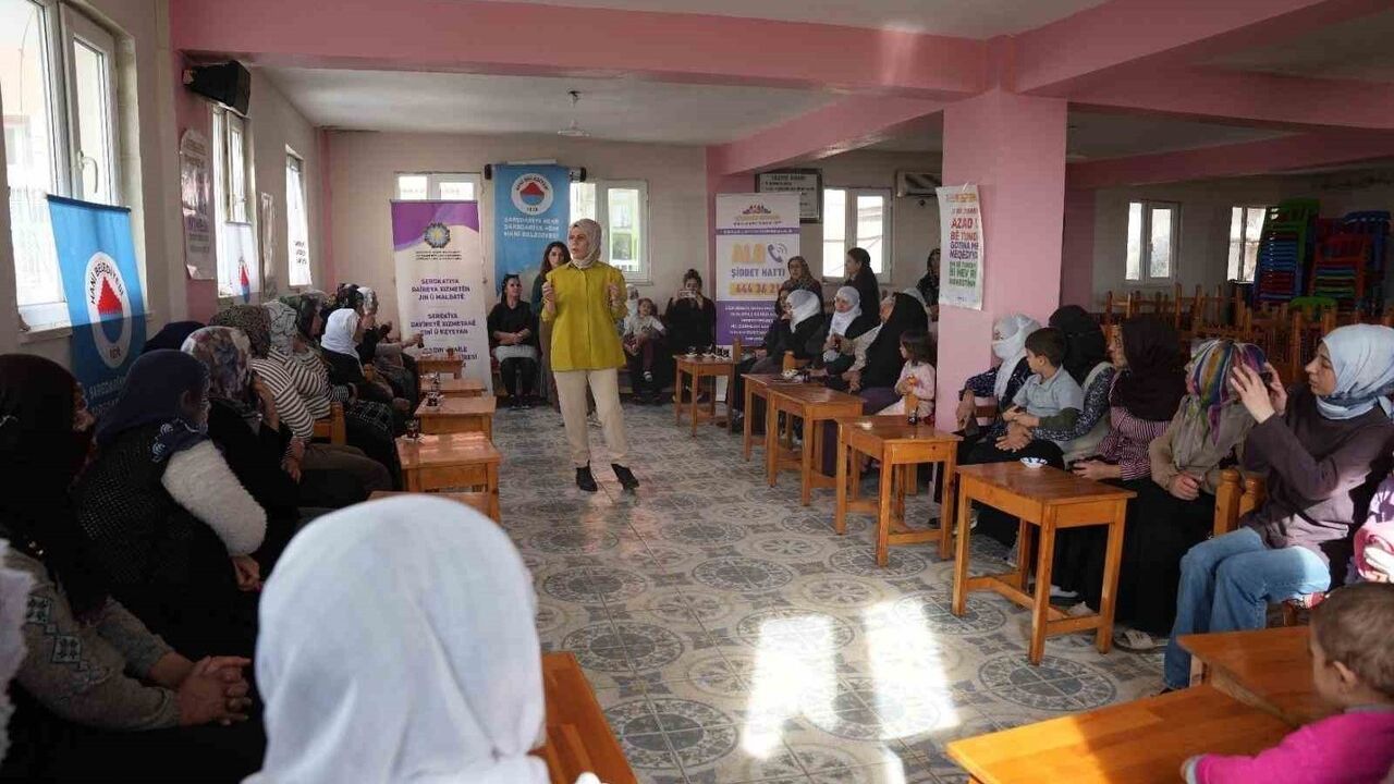 Diyarbakır'da Kadına Yönelik Şiddete Farkındalık Etkinliği