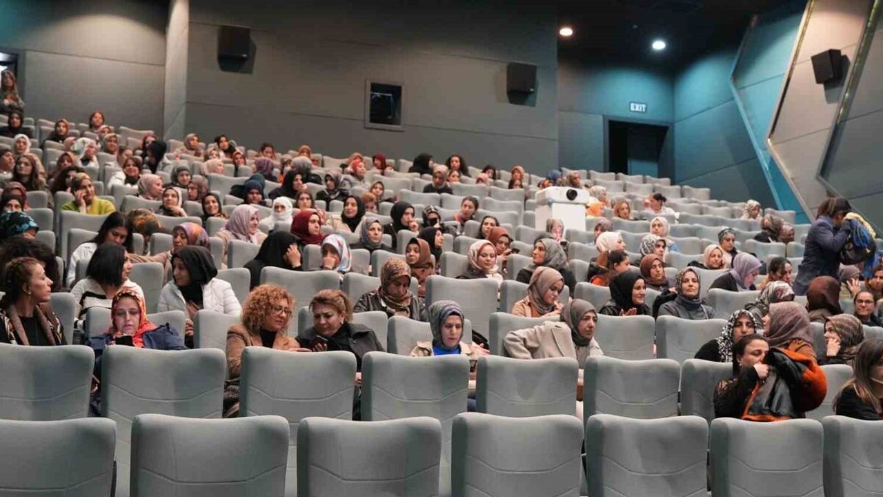 Diyarbakır'da Kadınlar İçin Ücretsiz Film Gösterimi