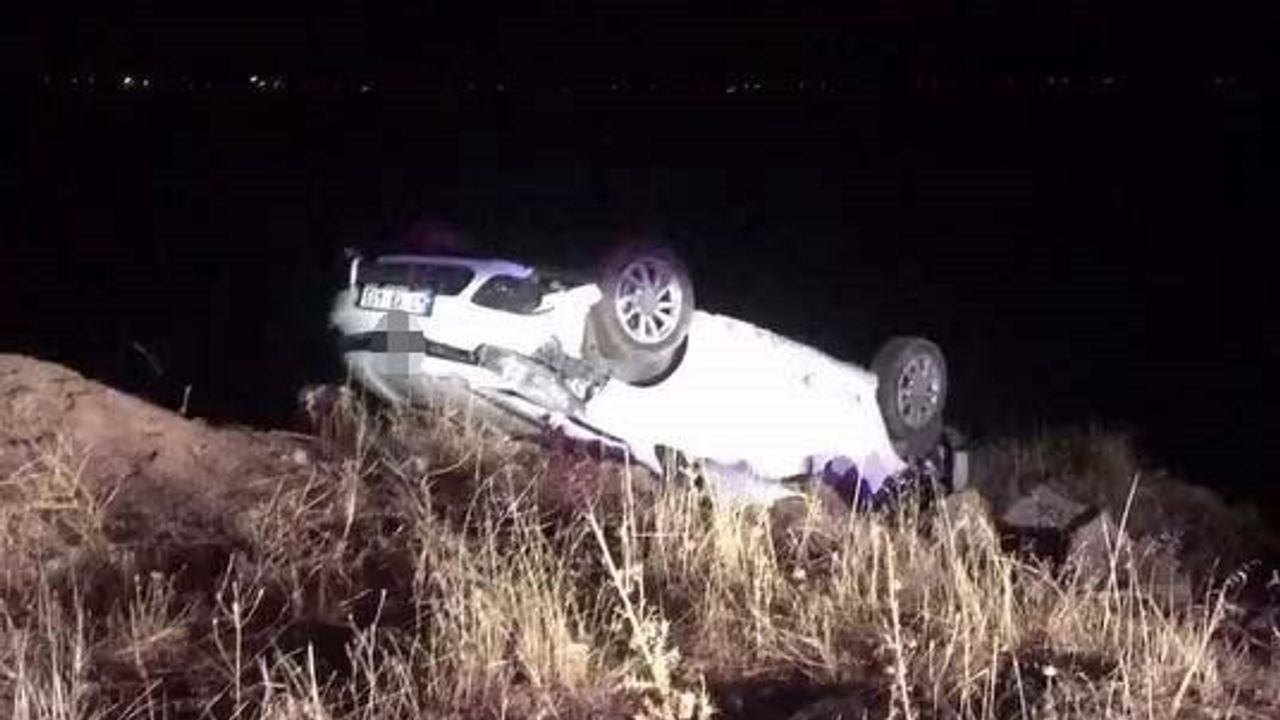 Diyarbakır’da Takla Atan Araçta Bir Yaralı