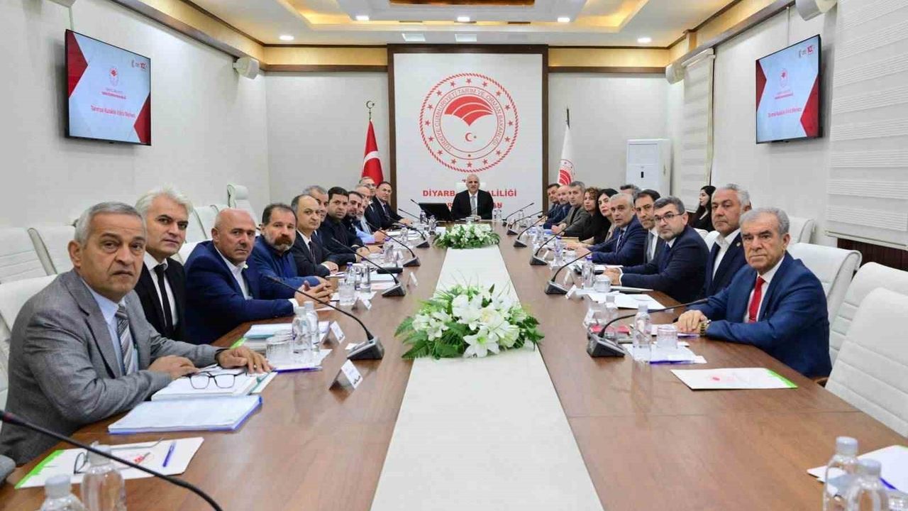 Diyarbakır'da Tarımsal Kuraklıkla Mücadele Toplantısı Yapıldı