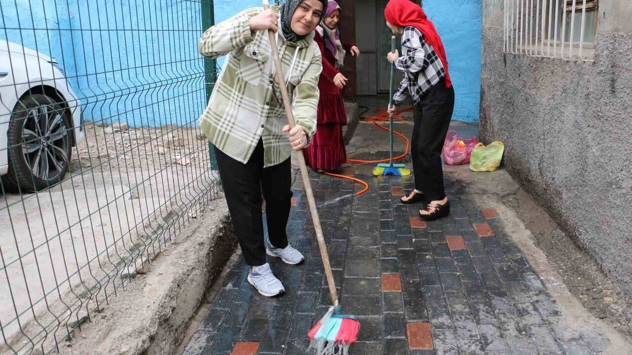 Diyarbakır'da Temizlik Seferberliği