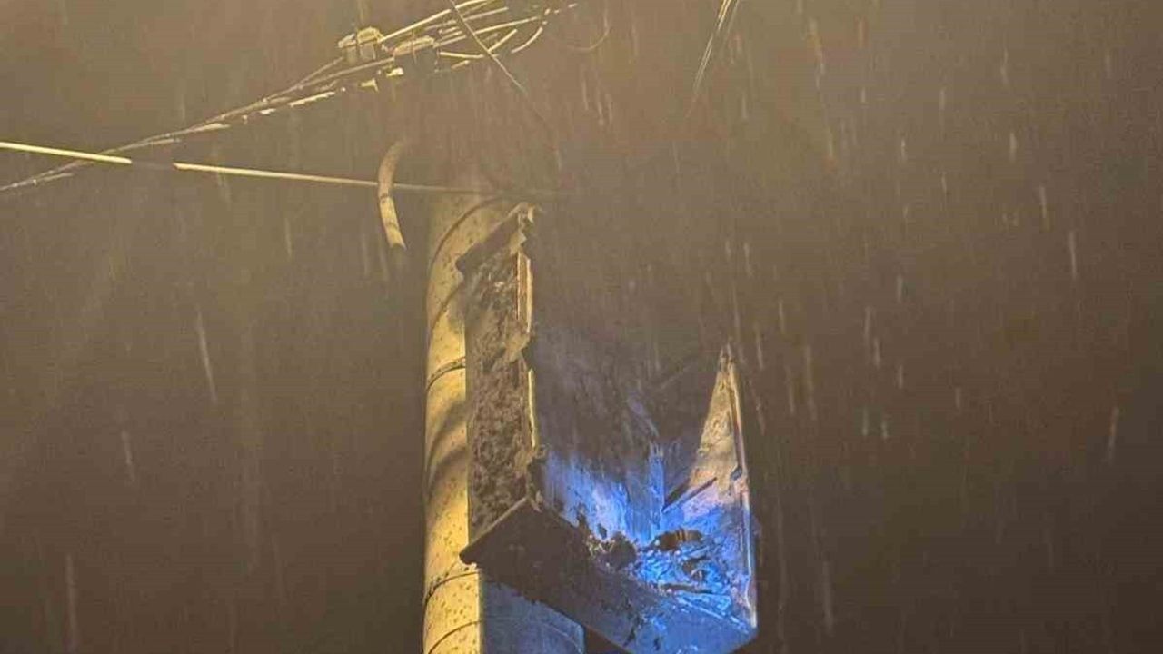 Diyarbakır'da Trafo Patladı: Hava Şartları Neden Oldu