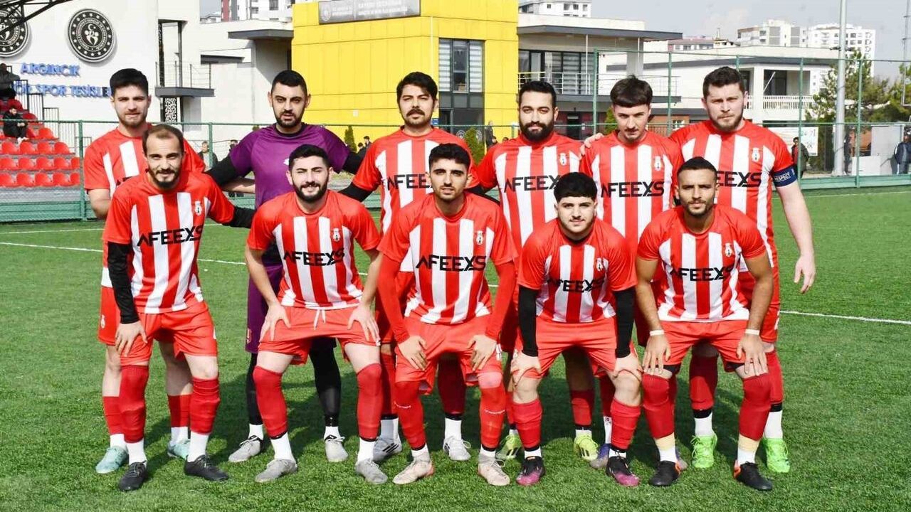 Döğerspor Süper Amatör Küme'de Liderliğe Yükseldi