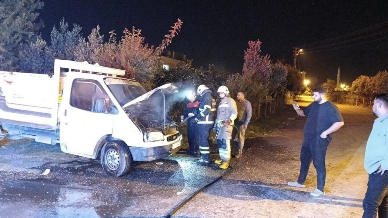 Dörtyol'da Pikap Yangını Kontrol Altına Alındı