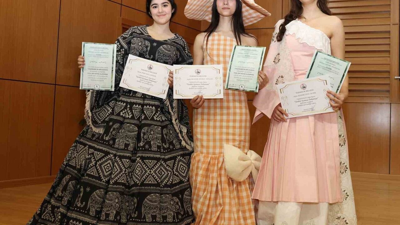 DOSTEK Öğrencilerine BabaFest 2025'te Sertifika Takdimi