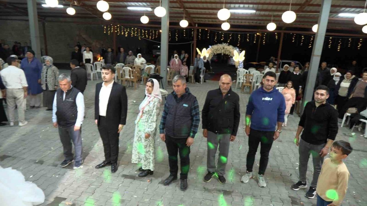 Düğün Yerine Saygı: Gelin Damat Atatürk İçin Duyarlılık Gösterdi