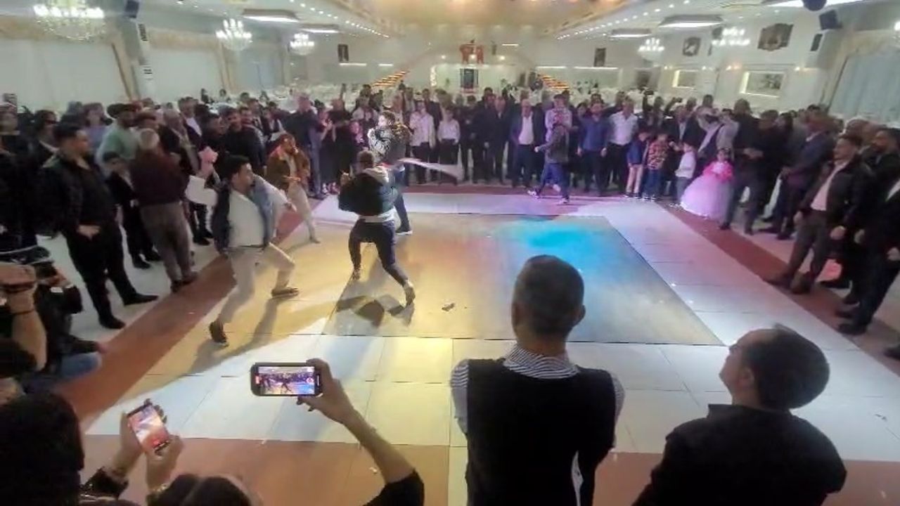 Düğünde Geleneksel Tura Oyunu: Urganlarla Sırt Vuruşları