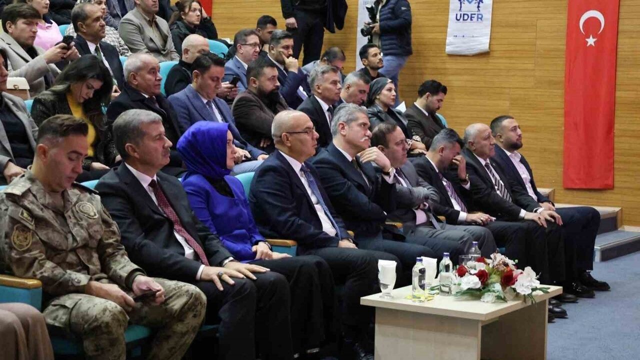 Dünya Çocuk Hakları Günü Konferansı UDER Tarafından Gerçekleştirildi