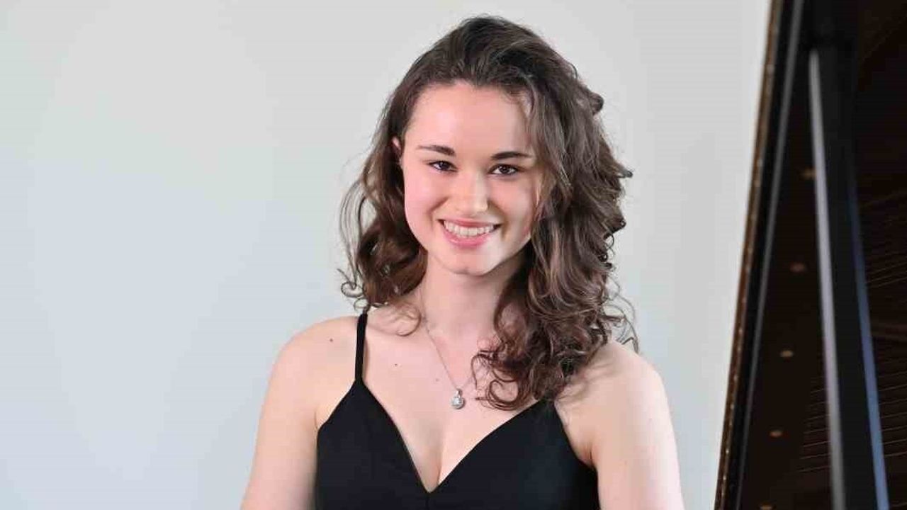 Dünyanın En Prestijli Gençleri Arasında: Nehir Özzengin