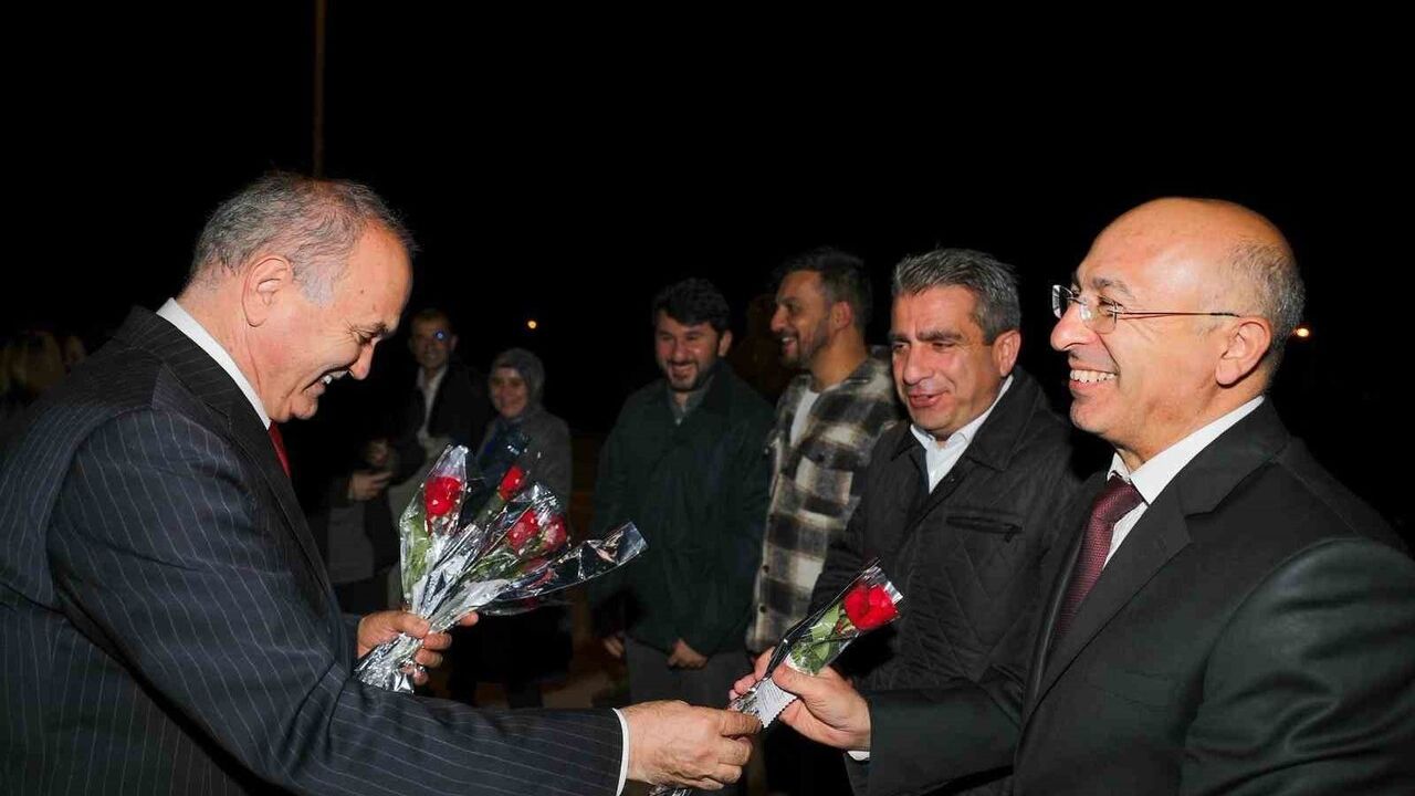 Düzce'de Eğitim Camiası 24 Kasım Öğretmenler Günü İçin Buluştu