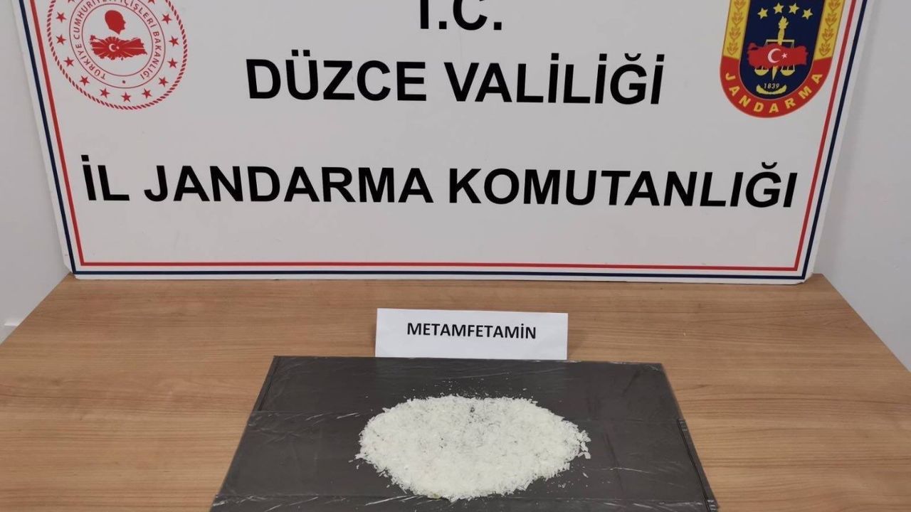 Düzce'de İki Uyuşturucu Şüphelisi Yakalandı