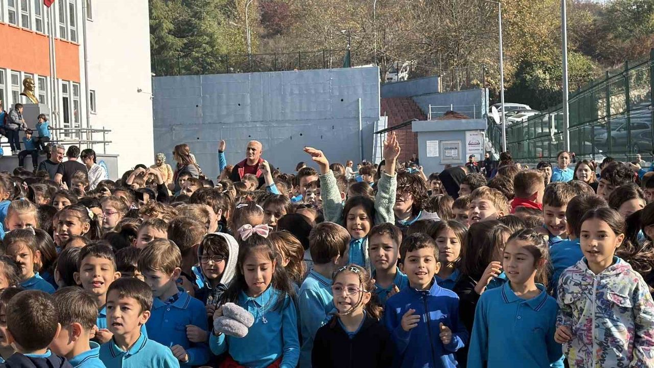 Düzce'de Öğrenciler Temizlik Bilincini Eğlenceli Etkinliklerle Geliştiriyor