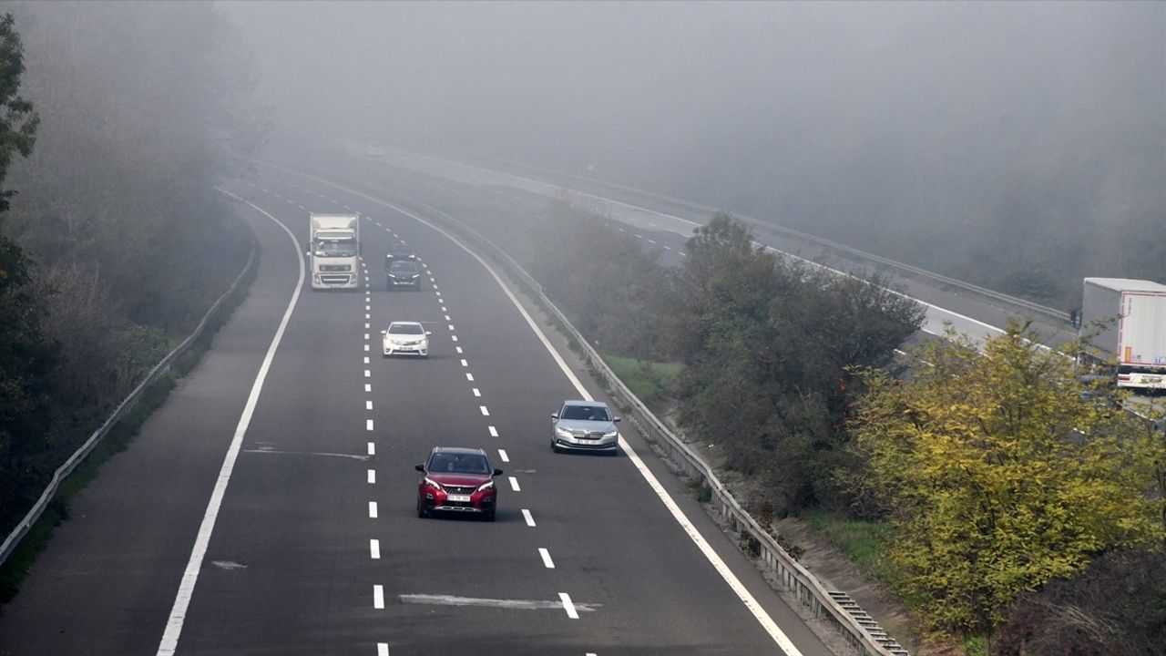 Düzce'de Sis Etkili Oldu