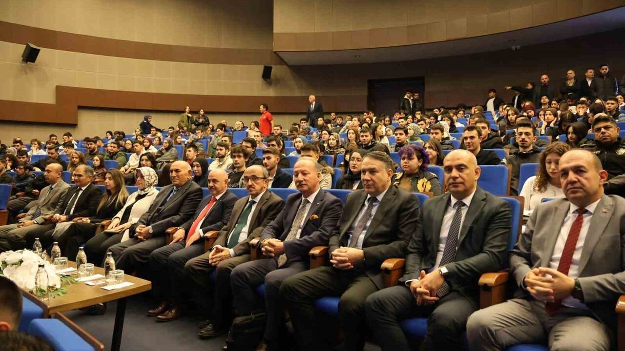 Düzce Üniversitesi'nde 3+1 Eğitim Modeline Geçiş Yapıldı