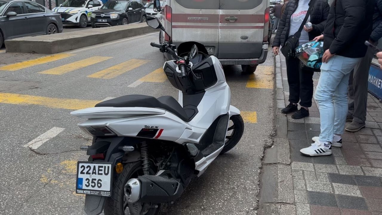 Edirne'de Motosiklet Kazası: Sürücü Yaralandı