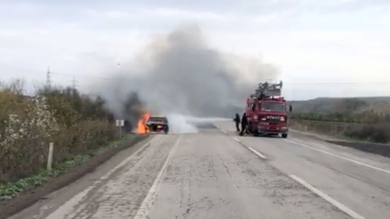 Edirne'de Otomobil Yangını