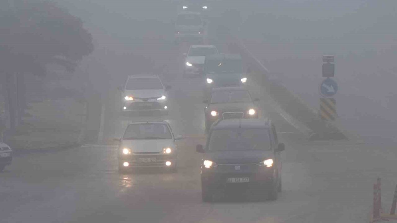 Edirne'de Yoğun Sis Etkili Oldu