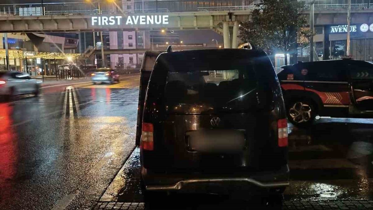 Edirne'den Çalınan Araç İstanbul'da Terk Edilmiş Halde Bulundu