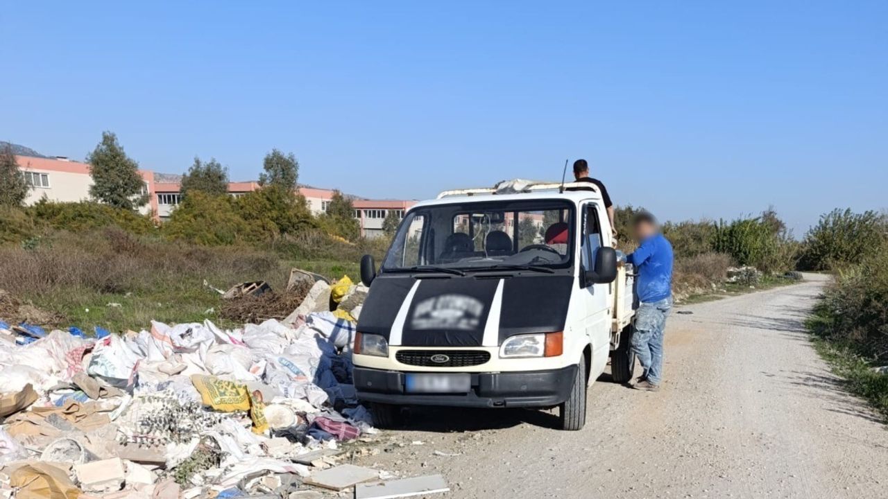 Efeler'de Kaçak Moloz Dökümüne Cezası