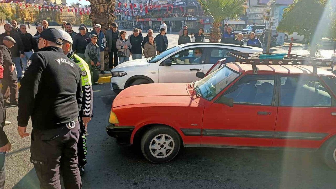 Efeler'deki Trafik Kazası: Yaşlı Sürücü Hastaneye Kaldırıldı