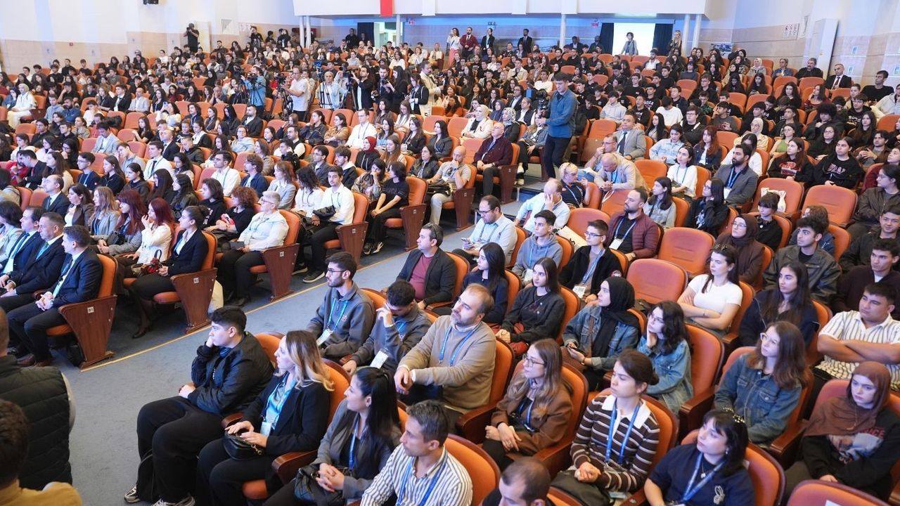 Ege Üniversitesi'nde Kutup Bilimleri Sempozyumu ve Şenliği